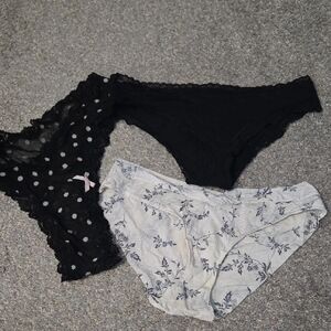 Victoria's Secret Black and White Lace Panty Set